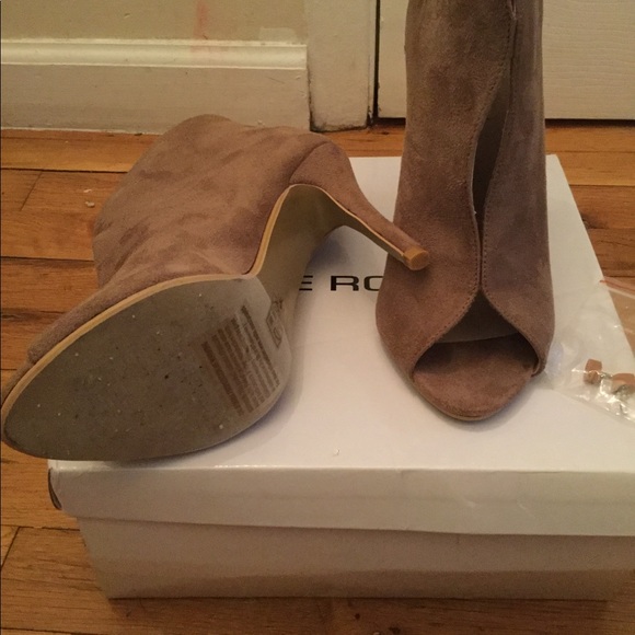 Cape Robbin - Picture 3 of 4